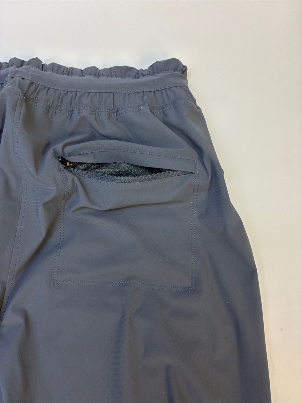 Vuori Women's Miles Jogger, grey, Women’s Small - Picture 9 of 16